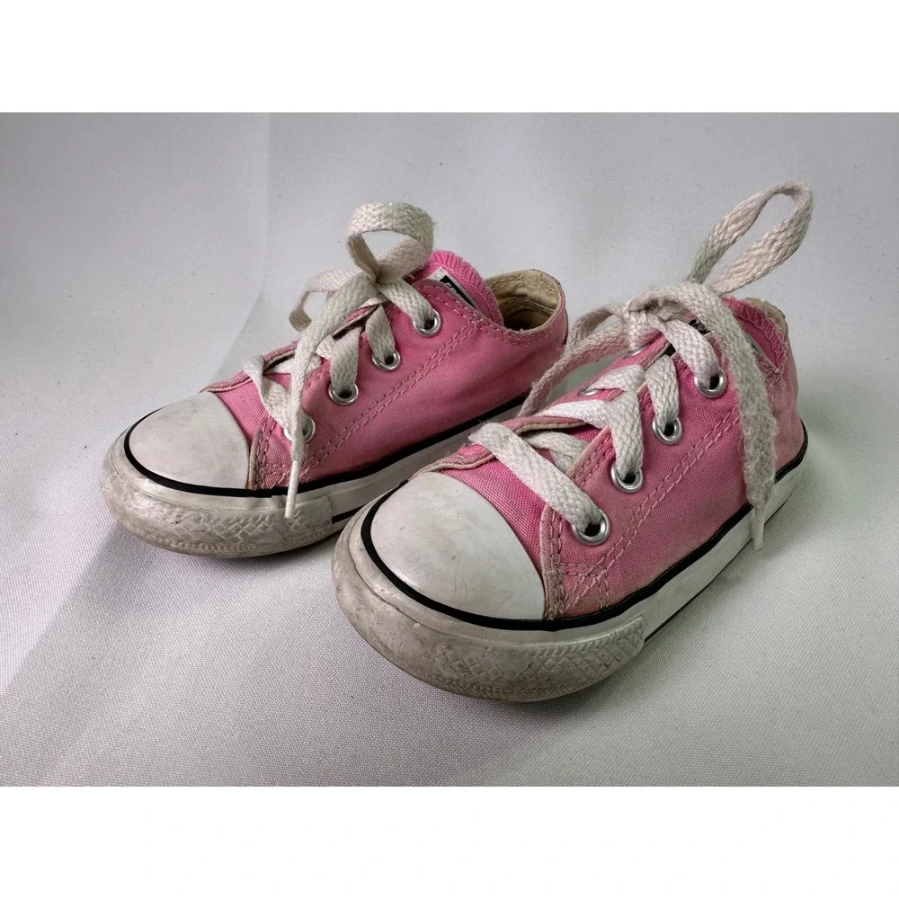 Converse step into
